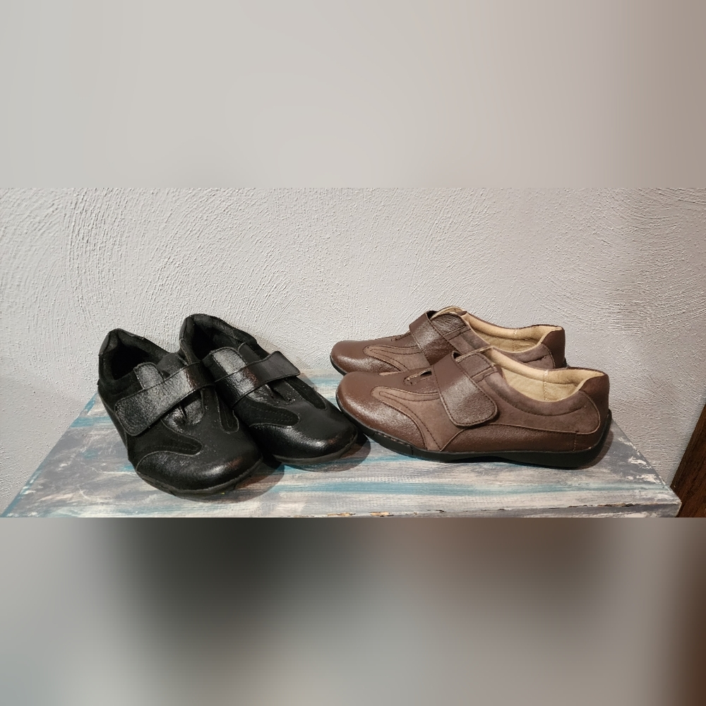 Womens Dr. Scholl's shoe bundle of 2 pair. Size 7.5